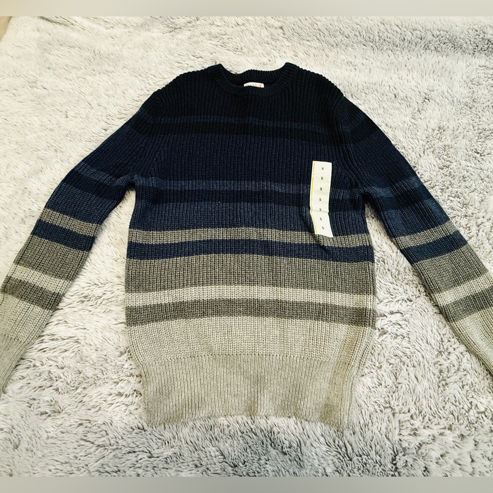 New boys blue and grey chunky sweater. Size Small